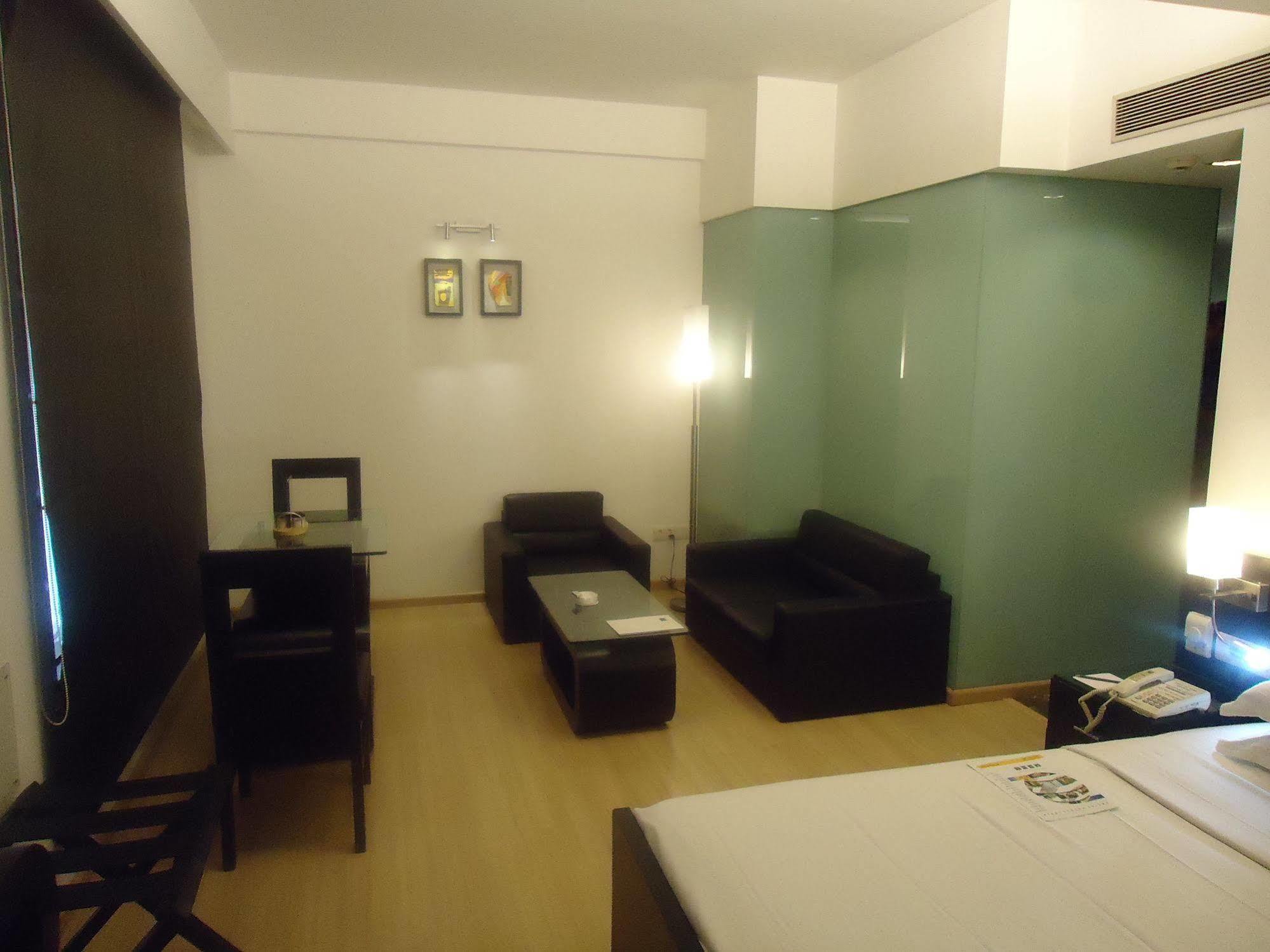 Comfort Inn Sunset Ahmedabad Exterior photo