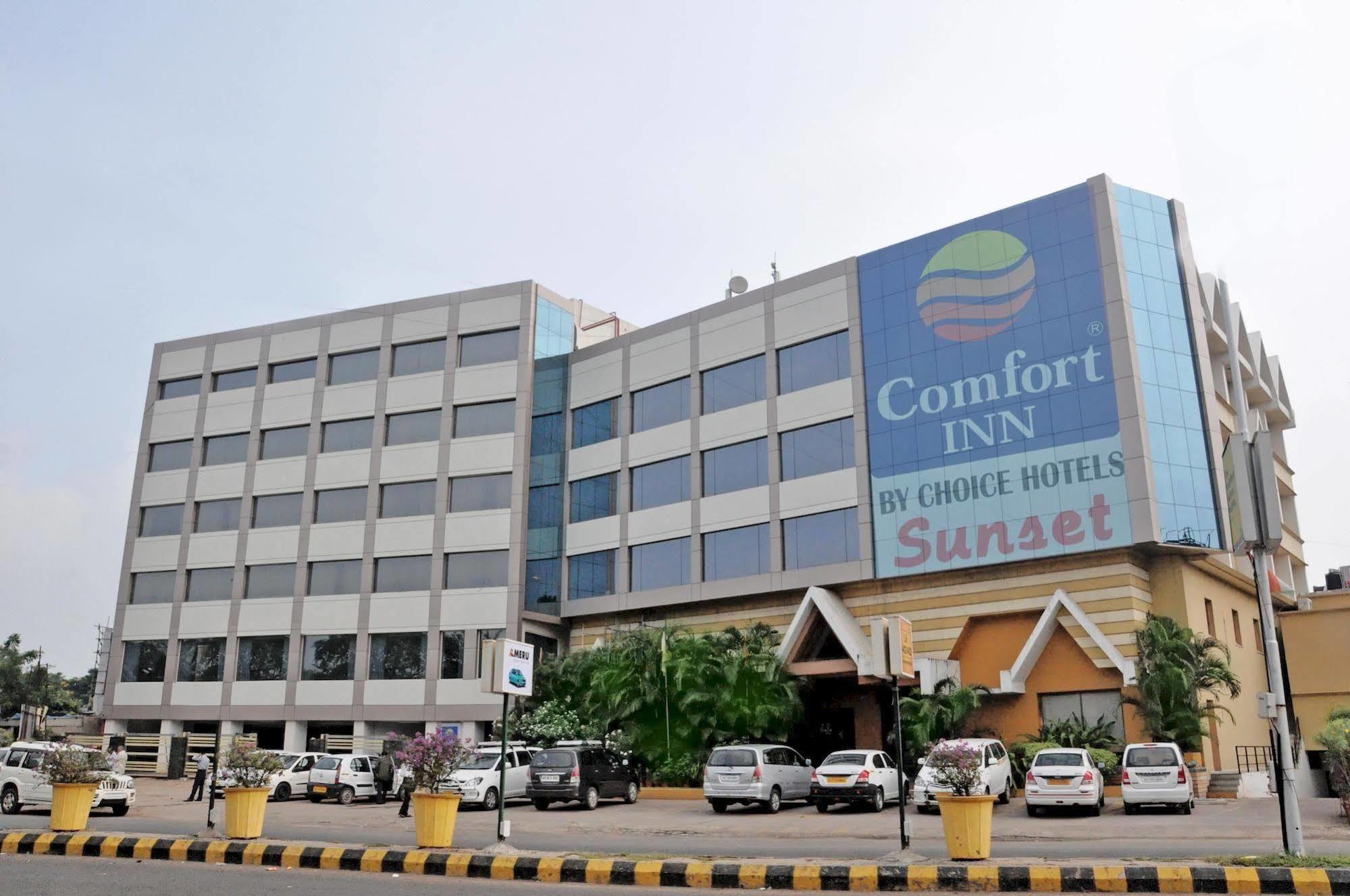 Comfort Inn Sunset Ahmedabad Exterior photo