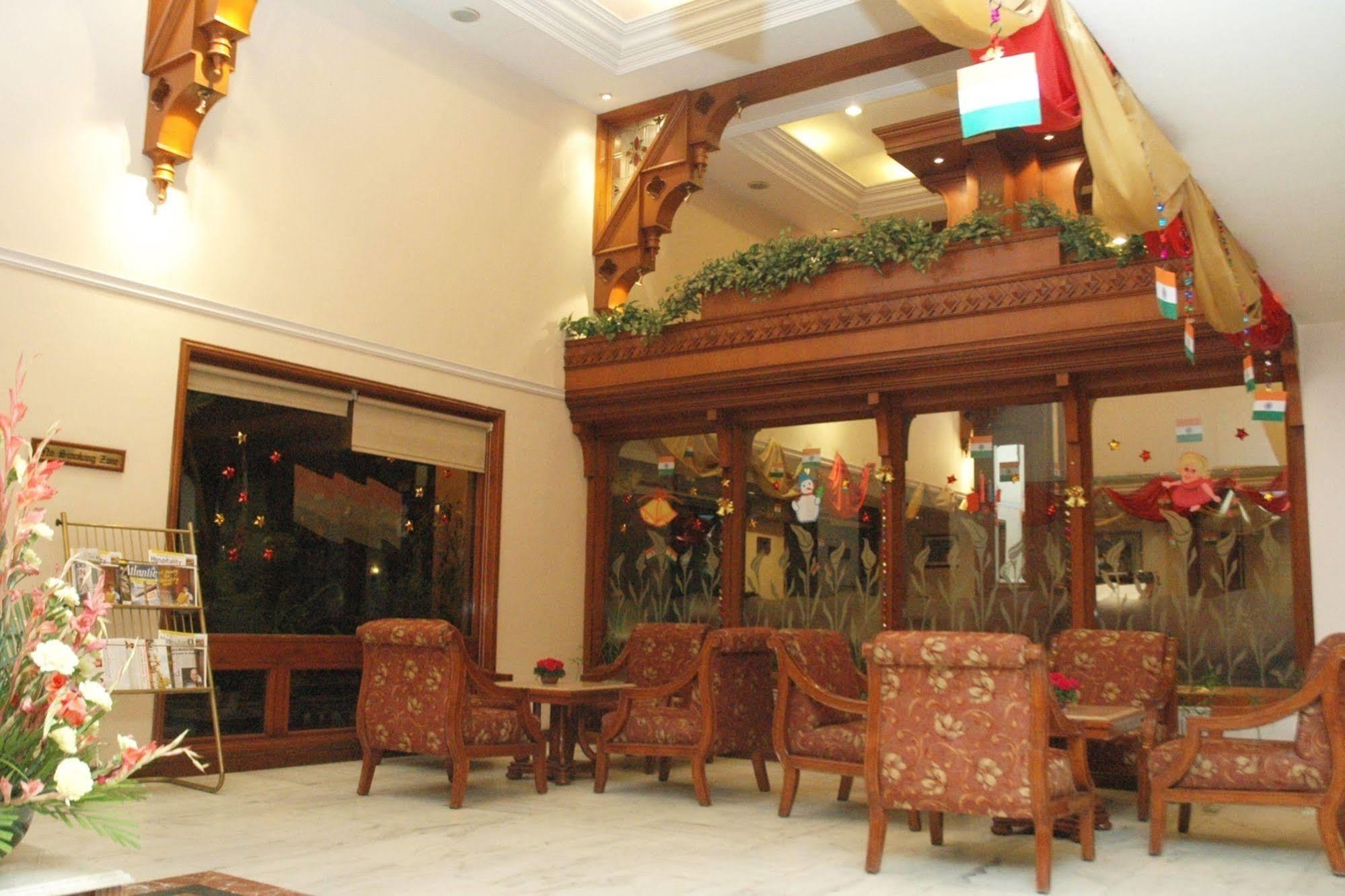 Comfort Inn Sunset Ahmedabad Exterior photo